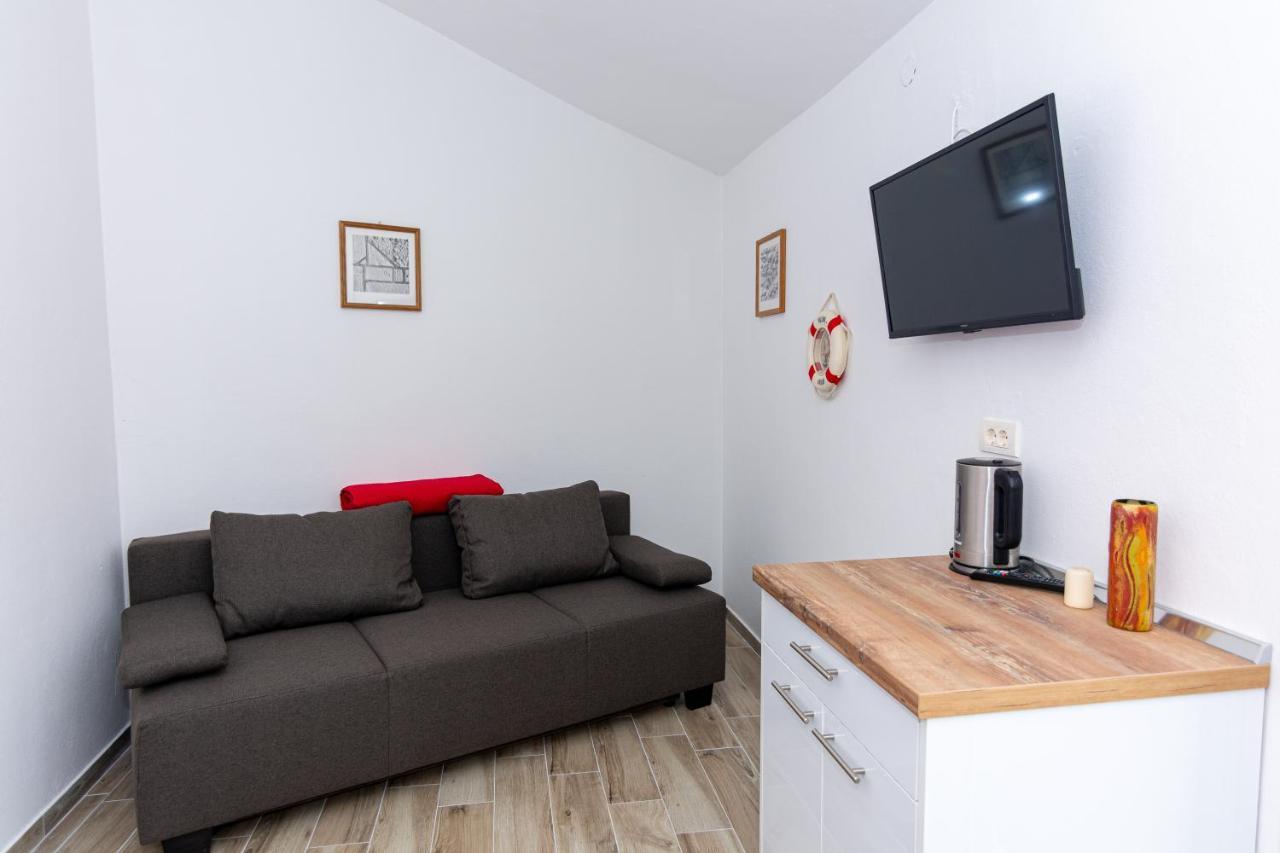 Apartment Plemic Pag Town Exterior foto